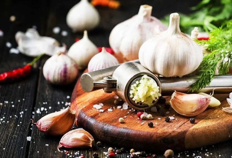 سیر خام برای معده ضرر دارد