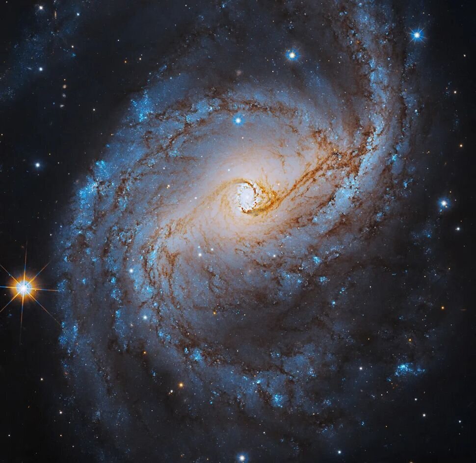 عکس| شکار کهکشانی در فاصله ۷۸ میلیون سال نوری!