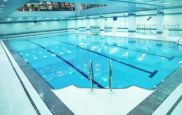 How much does it cost to build a public pool?