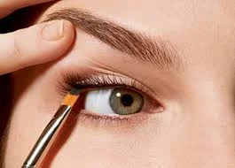 تفاوت هزینه آرایش در منزل با سالن&zwnj;های زیبایی