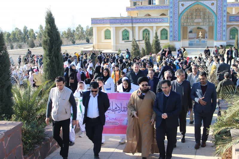 دانشگاه  آزاد در مسیر ترویج علم و همبستگی ملی؛ گام به گام به سمت آینده ای روشن تر