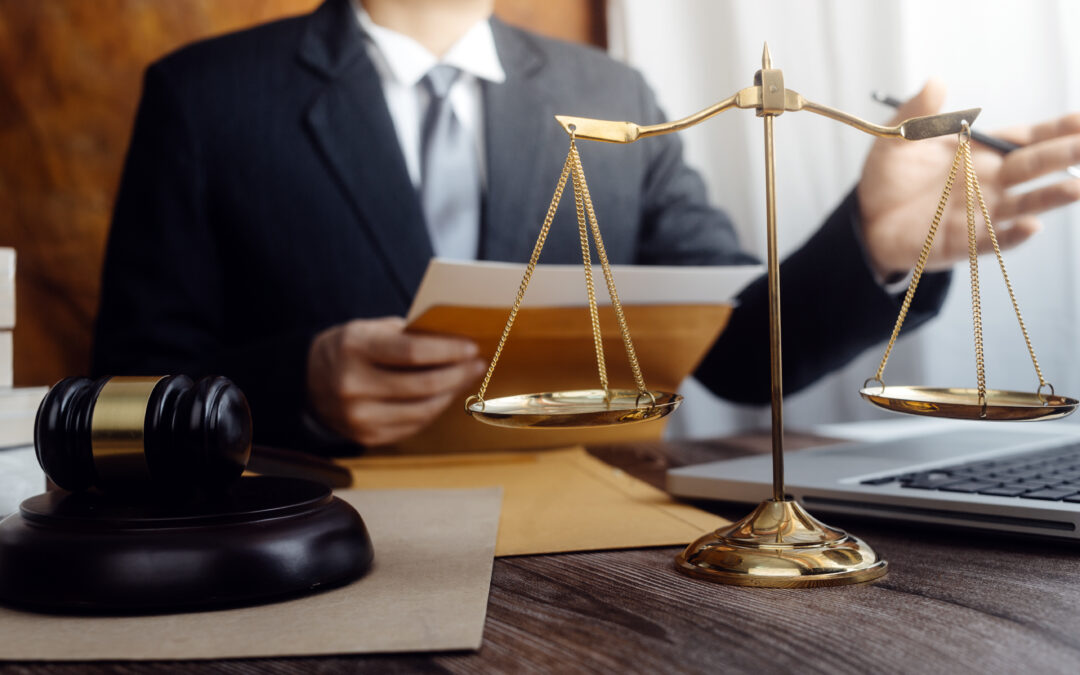 جزئیات مدت زمان و واحدهای رشته حقوق در مقطع کارشناسی ارشد (فوق لیسانس)